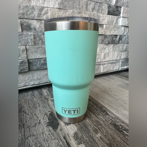 YETI Rambler Stainless Steel Tumbler with Magslider Lid 30oz Seafoam - Picture 6 of 10